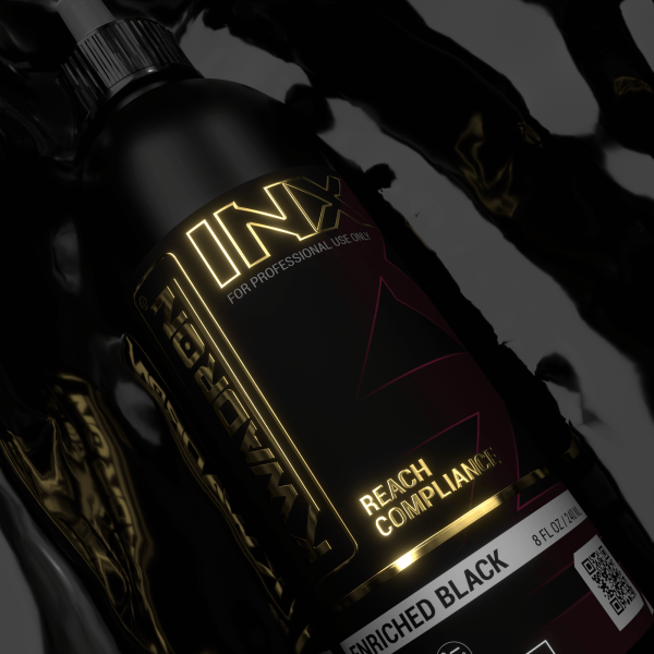 Flasche mit Kwadron Inx Enriched Black